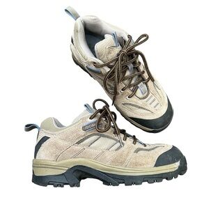 Columbia Women’s Broken Trails Leather Ankle Hiking Boots